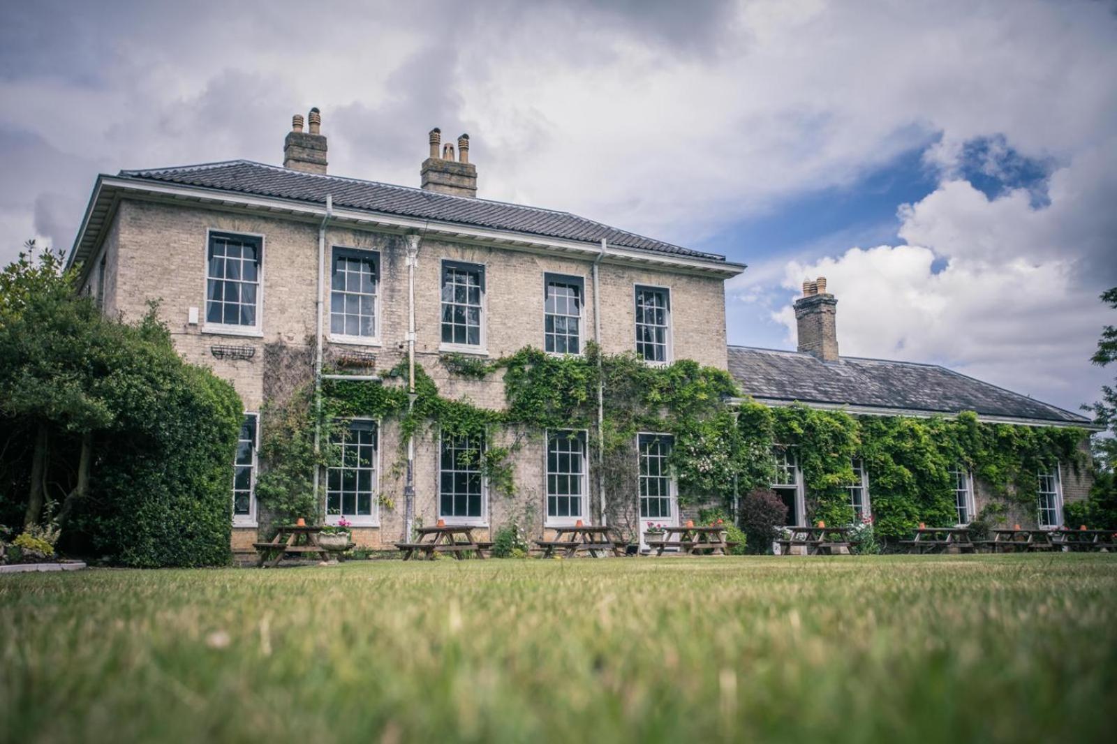 Caistor Hall — photo 2